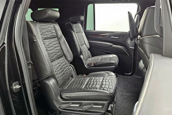 2022 Cadillac Escalade с пробегом 57 709 км