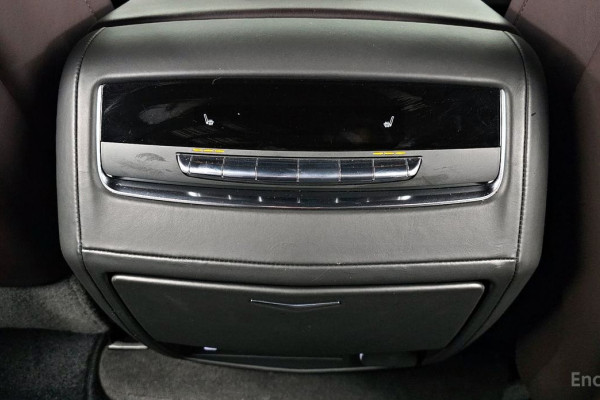 2022 Cadillac Escalade с пробегом 90 909 км