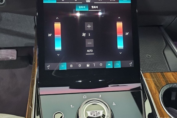 2025 Cadillac Escalade с пробегом 18 777 км