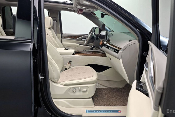2023 Cadillac Escalade с пробегом 26 633 км
