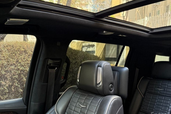 2022 Cadillac Escalade с пробегом 52 125 км