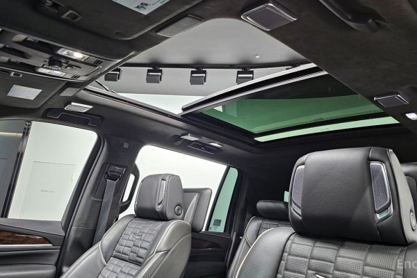 2022 Cadillac Escalade с пробегом 57 709 км