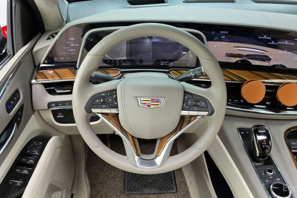 2023 Cadillac Escalade с пробегом 26 633 км