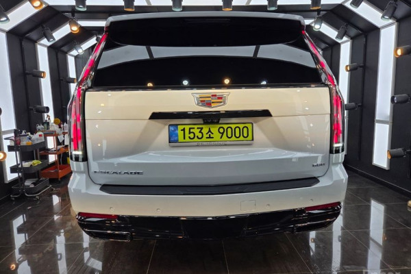 2025 Cadillac Escalade с пробегом 1 550 км