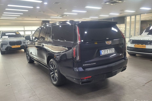 2022 Cadillac Escalade с пробегом 69 318 км
