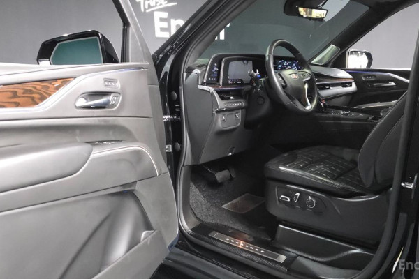 2022 Cadillac Escalade с пробегом 53 391 км