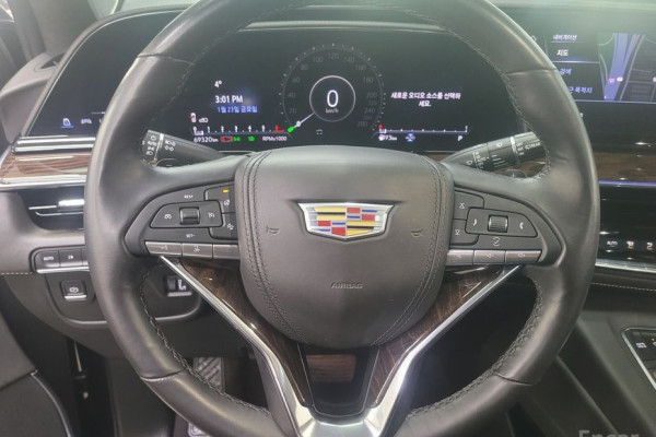2022 Cadillac Escalade с пробегом 69 318 км