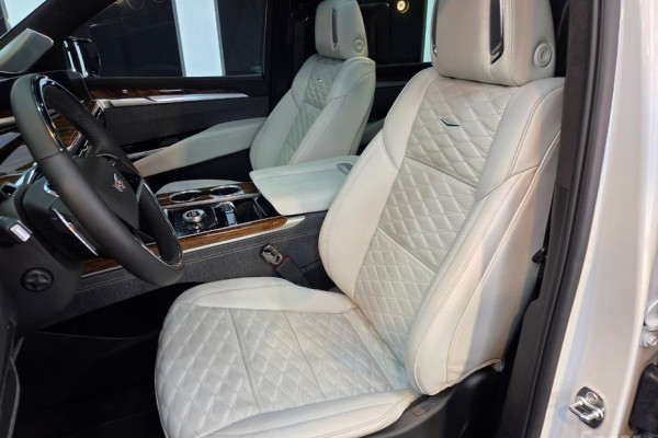 2025 Cadillac Escalade с пробегом 1 550 км