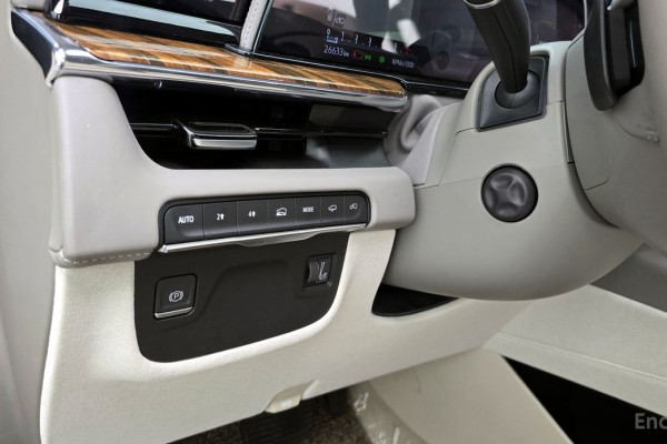 2023 Cadillac Escalade с пробегом 26 633 км