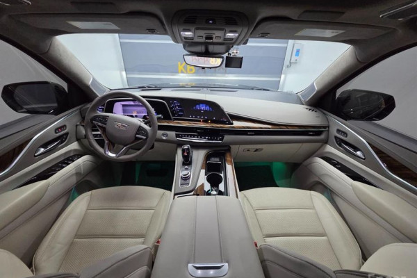 2023 Cadillac Escalade с пробегом 16 334 км