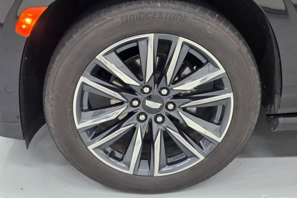 2023 Cadillac Escalade с пробегом 16 334 км