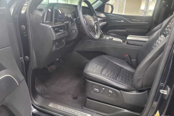 2022 Cadillac Escalade с пробегом 69 318 км