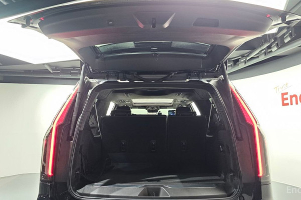 2022 Cadillac Escalade с пробегом 45 911 км