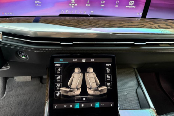 2025 Cadillac Escalade с пробегом 2 400 км