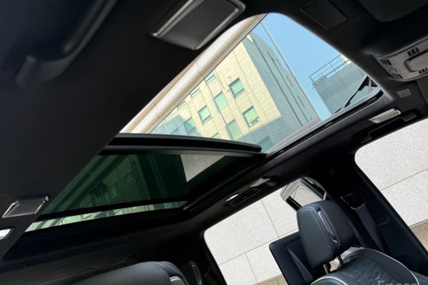 2025 Cadillac Escalade с пробегом 2 400 км