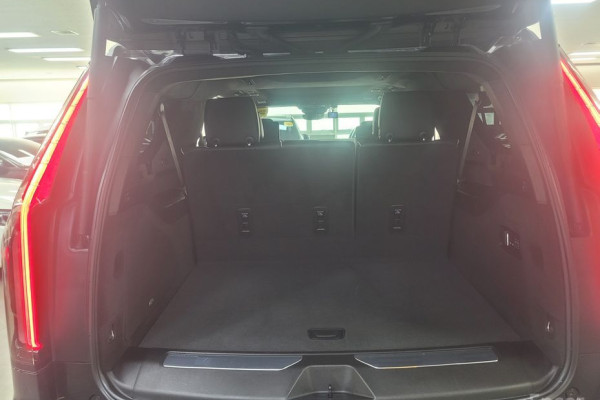 2022 Cadillac Escalade с пробегом 69 318 км