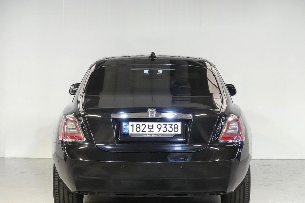 2021 Rolls-Royce Ghost с пробегом 96 000 км