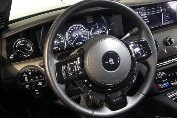 2021 Rolls-Royce Ghost с пробегом 96 000 км