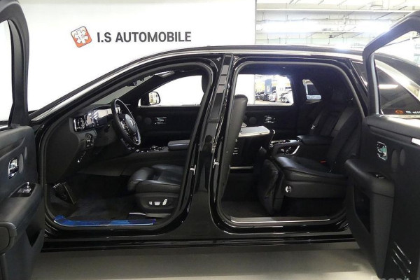 2021 Rolls-Royce Ghost с пробегом 96 000 км