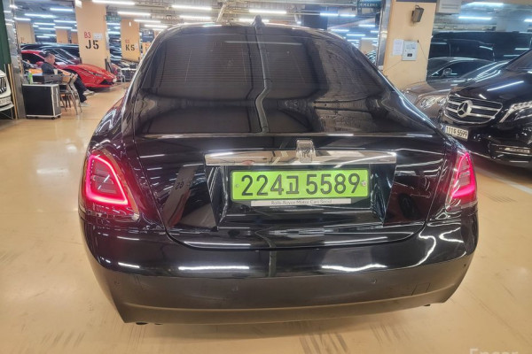 2023 Rolls-Royce Ghost с пробегом 15 552 км