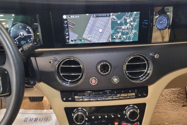 2023 Rolls-Royce Ghost с пробегом 15 552 км