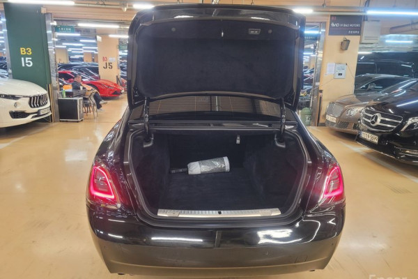 2023 Rolls-Royce Ghost с пробегом 15 552 км