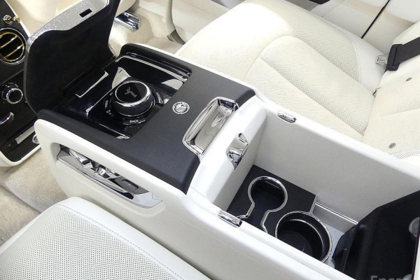 2023 Rolls-Royce Cullinan с пробегом 9 200 км