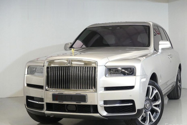 2023 Rolls-Royce Cullinan с пробегом 9 200 км