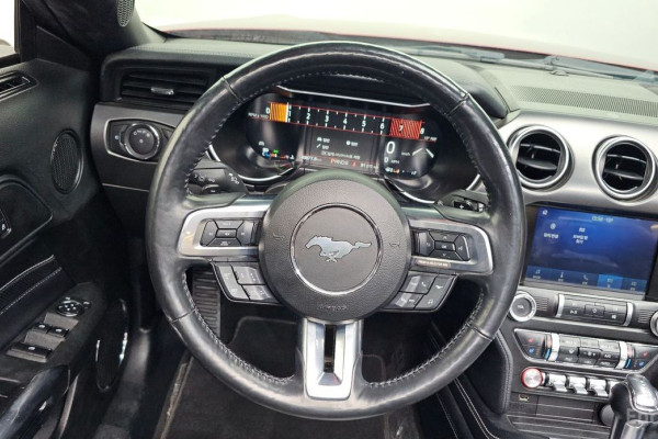 2022 Ford Mustang с пробегом 49 877 км