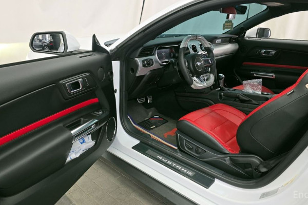 2023 Ford Mustang с пробегом 45 578 км