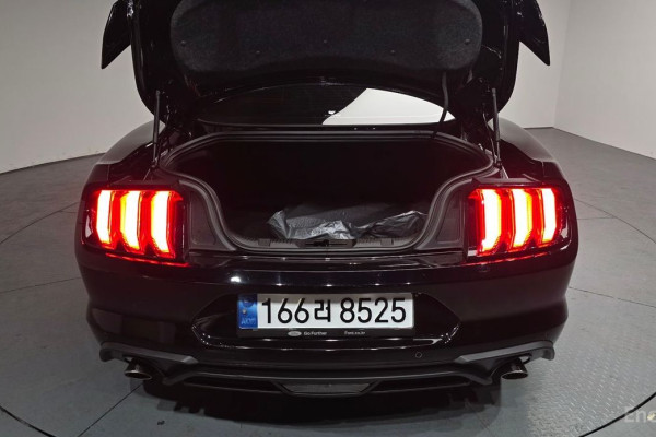 2022 Ford Mustang с пробегом 40 351 км