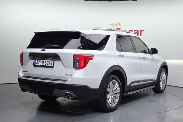 2023 Ford Explorer с пробегом 19 395 км