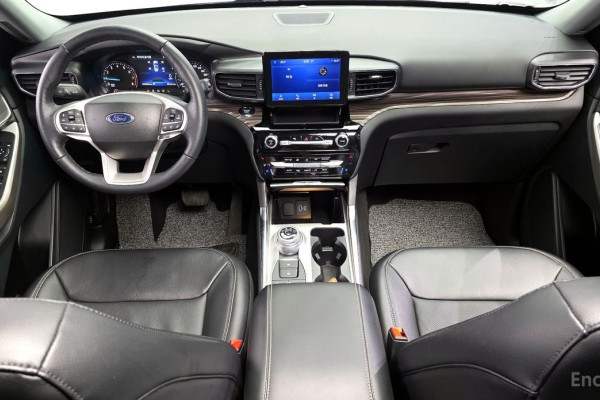 2023 Ford Explorer с пробегом 14 468 км