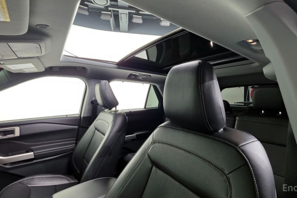 2023 Ford Explorer с пробегом 19 395 км