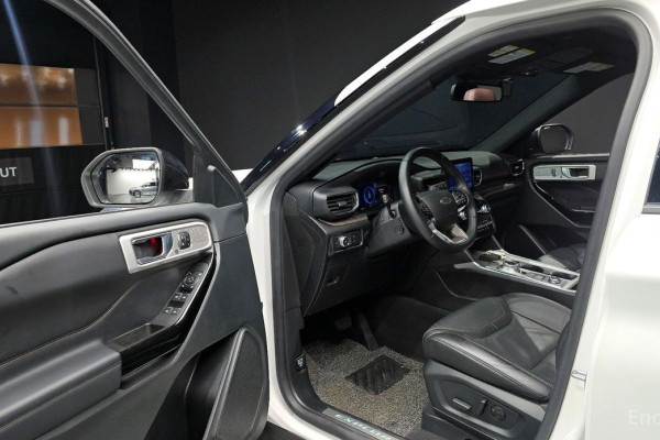 2022 Ford Explorer с пробегом 31 049 км