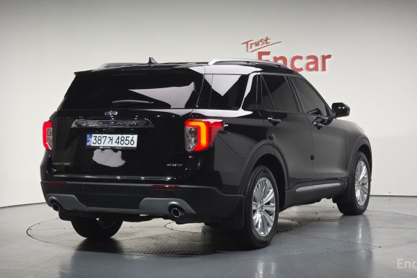 2023 Ford Explorer с пробегом 10 057 км