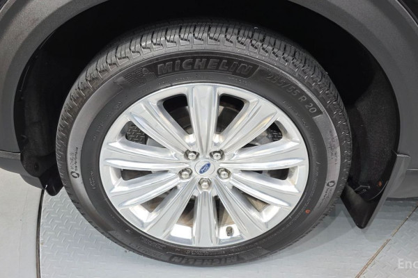 2023 Ford Explorer с пробегом 10 057 км