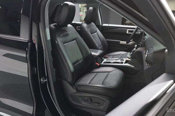 2023 Ford Explorer с пробегом 10 057 км