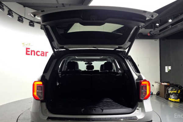 2023 Ford Explorer с пробегом 14 468 км