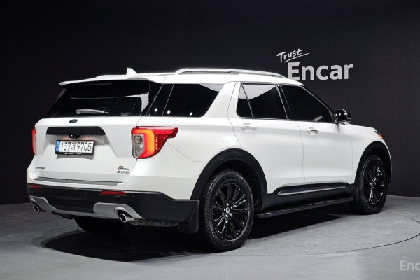 2022 Ford Explorer с пробегом 18 637 км