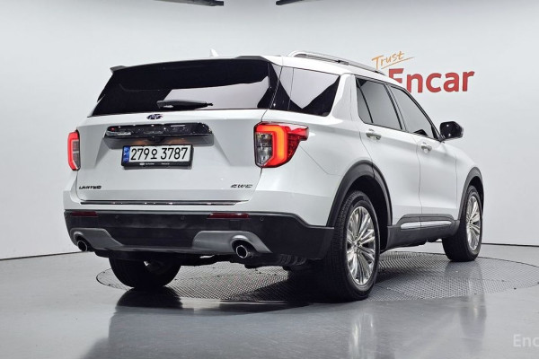 2022 Ford Explorer с пробегом 21 853 км