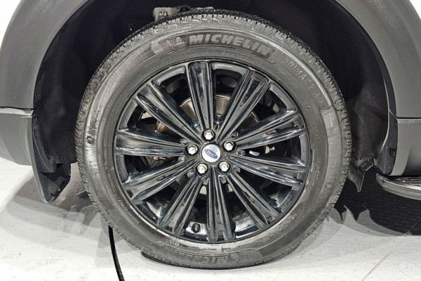 2022 Ford Explorer с пробегом 18 637 км