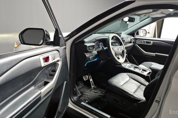 2022 Ford Explorer с пробегом 18 637 км