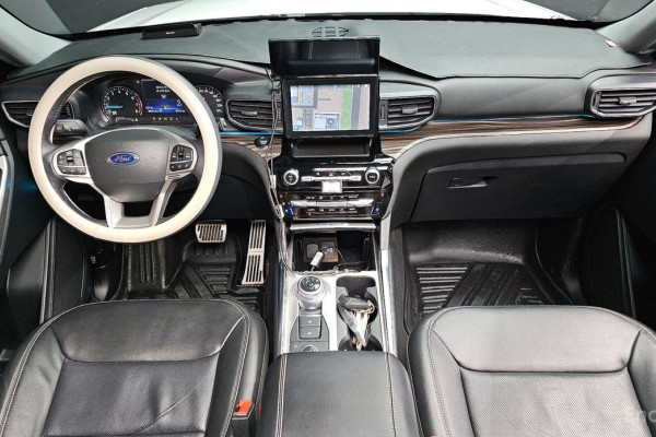 2022 Ford Explorer с пробегом 18 637 км