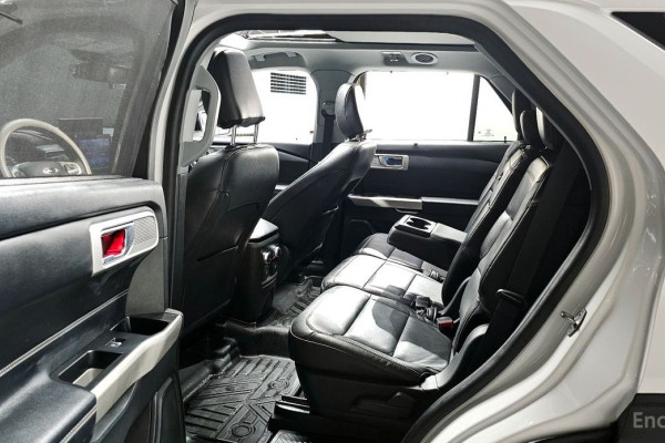 2022 Ford Explorer с пробегом 18 637 км