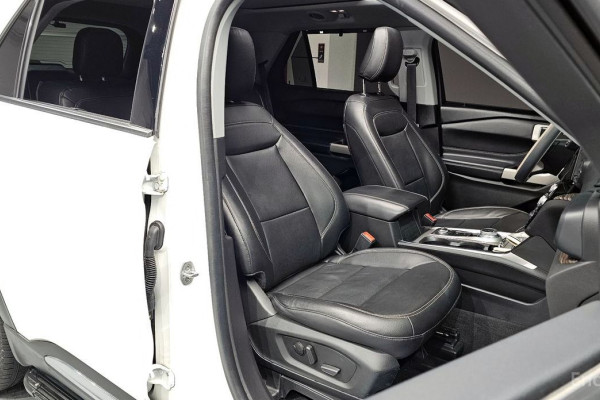 2022 Ford Explorer с пробегом 18 637 км