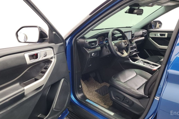 2022 Ford Explorer с пробегом 13 751 км