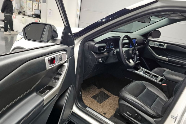 2022 Ford Explorer с пробегом 17 164 км