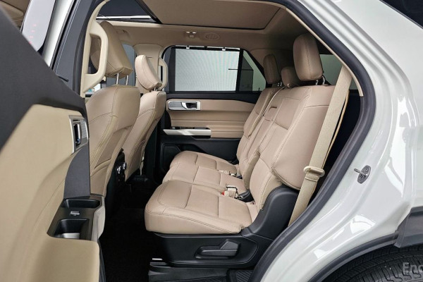 2022 Ford Explorer с пробегом 21 853 км