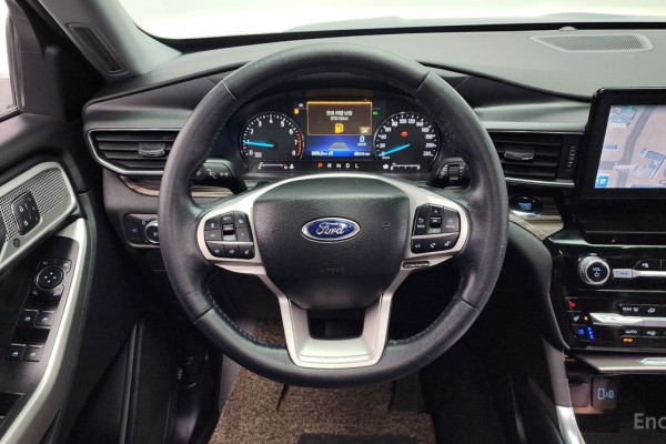 2022 Ford Explorer с пробегом 13 751 км